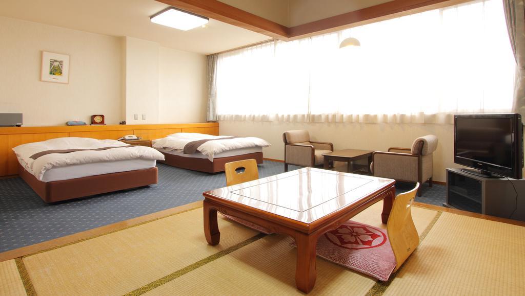 Kasugai View Hotel Fuefuki Exterior foto